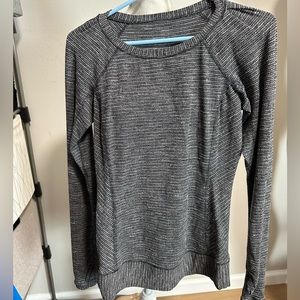 LULULEMON SIZE 4 LONG SLEEVE GREY THICKER